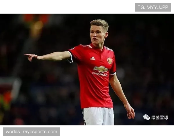 拜仁小将维斯多姆·麦克在孔帕尼会议中打盹，主帅宽容处理